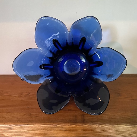 Vintage Cobalt Blue Hand Blown Art Glass Flower Vase - Picture 4 of 12